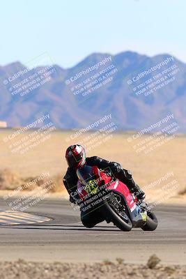 media/Jan-08-2022-SoCal Trackdays (Sat) [[1ec2777125]]/Turn 4 (1145am)/